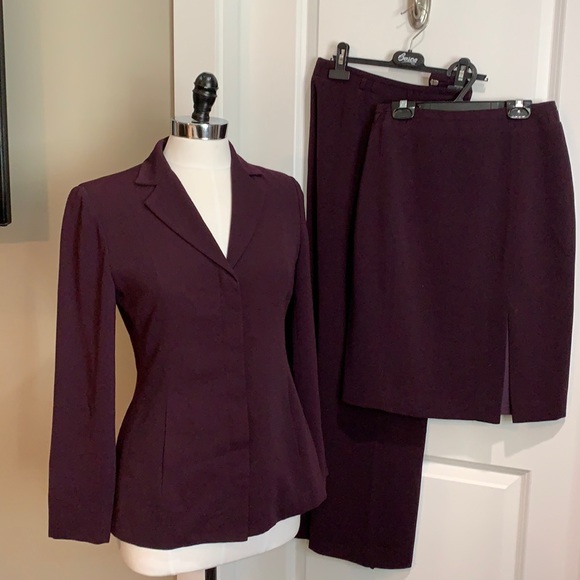 A.Wear women’s three piece suit - Picture 1 of 16